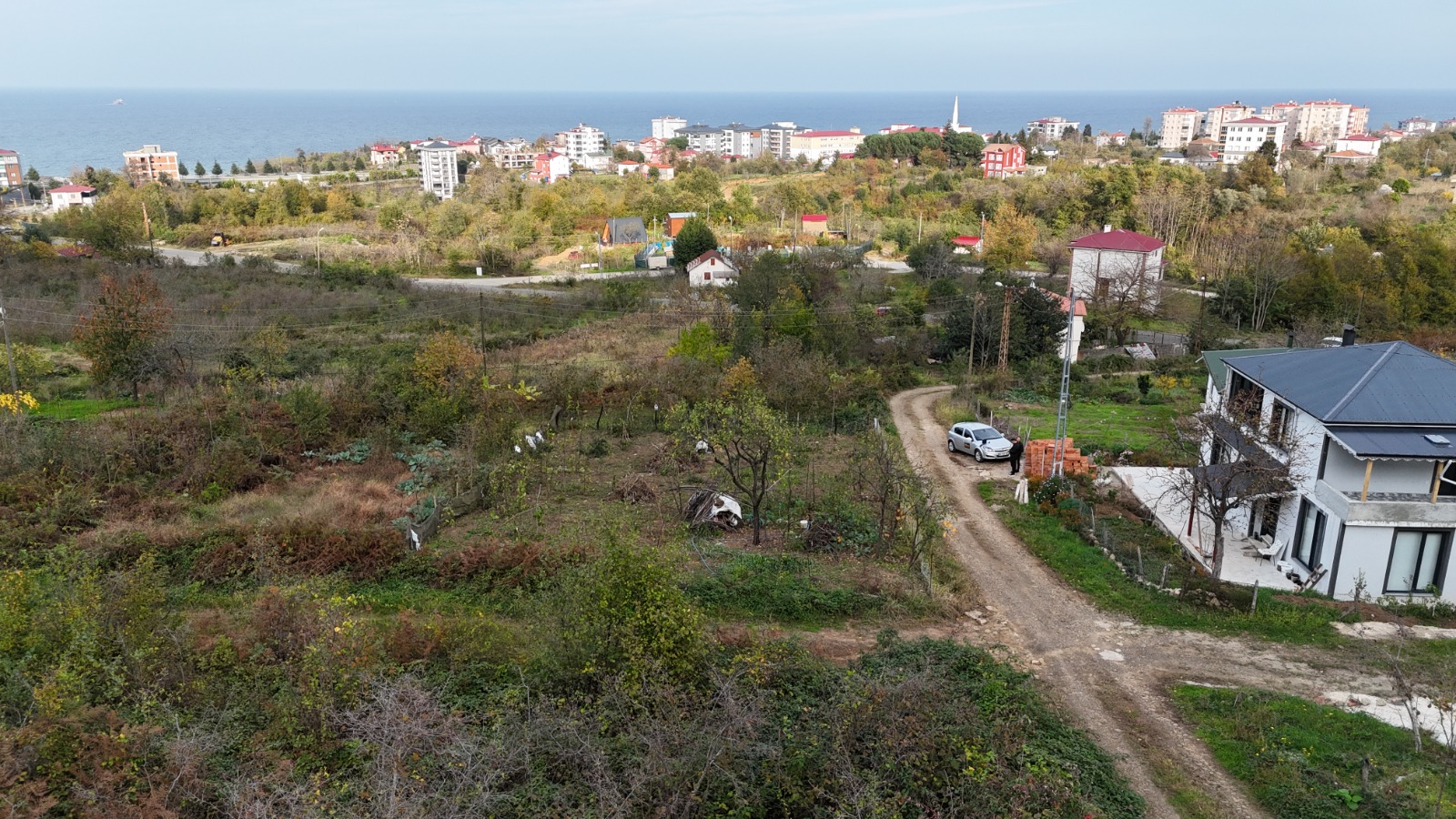 MABEL GAYRİMENKUL/ADACIKTA DENİZ MANZARALI İMARLI VİLLALIK ARSA